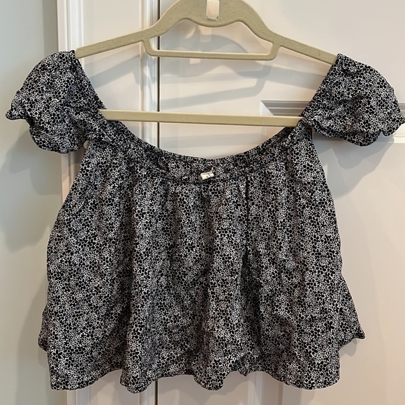 Mind code size small black and white off the shoulder blouse - Picture 2 of 3